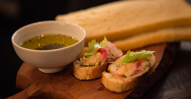 Friselles et Ciabatta pour commencer, Restaurant Ida Paris 15