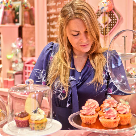 Chloé Saada, créatrice de cupcake, cupcakerie salon de thé Paris ®Ludovic Le Guyader