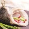 photo Paupiette de daurade, asperges vertes et radis roses
