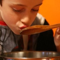 Apprendre à manger avec les cinq sens