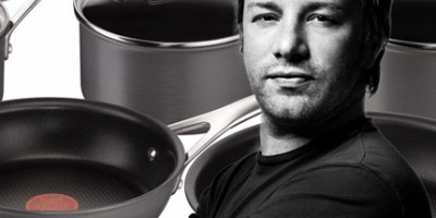 Le chef Jamie Oliver signe la nouvelle gamme Téfal