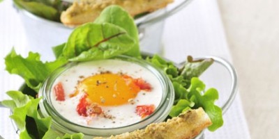 photo Oeufs Cocotte aux tomates confites et caviar d'olives vertes