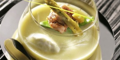 photo Bouillon d'asperges, sot-l'y-laisse et sarriette