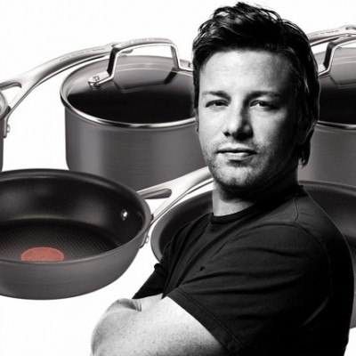 Le chef Jamie Oliver signe la nouvelle gamme Téfal