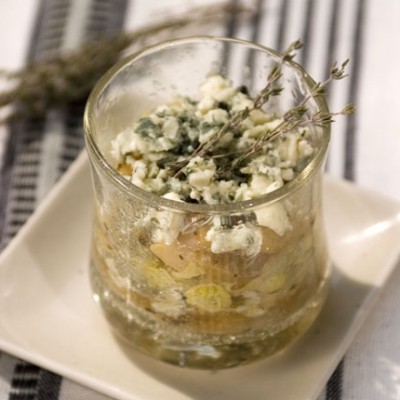 Verrine de poire au roquefort sur lit d'endives