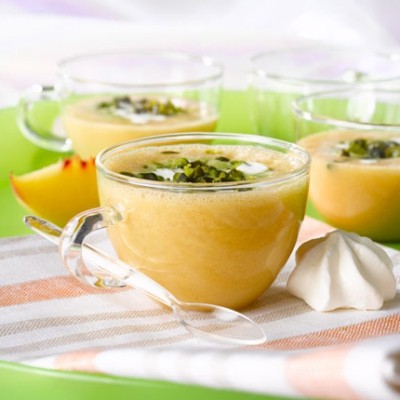 Capuccino de pêches d'ici glacées aux pistaches