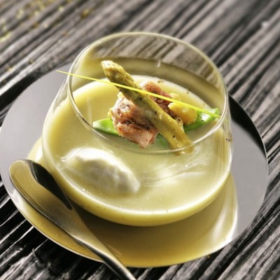 Bouillon d'asperges, sot-l'y-laisse et sarriette