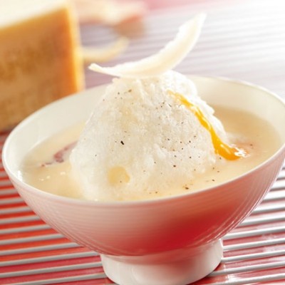 Oeuf à la neige au lard et Parmigiano-Reggiano