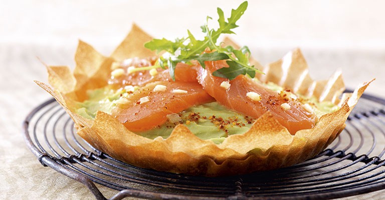 Tartes fines à l’avocat et cœur de filet de saumon au gingembre