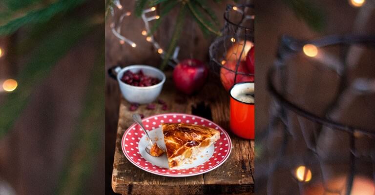 Galette des rois du trappeur aux pommes caramélisées et pâte d’amande aux cranberries
