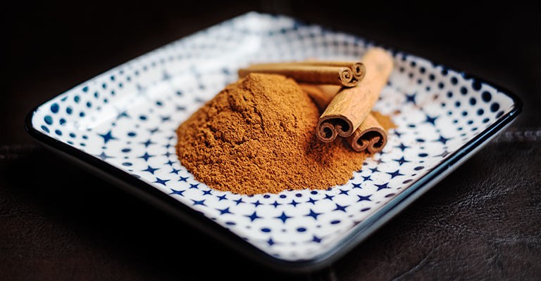 D'où vient la cannelle, cette épice magique indissociable des fêtes de Noël ?