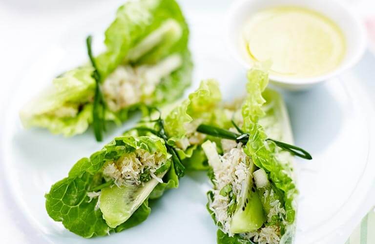 Nems de crabe au Kiwi et pomme verte © Eric Frechon / JC Amiel / O. Souksisavanh pour Interfel