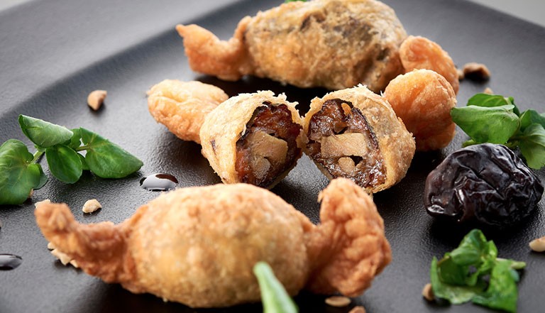 Bonbons de Pruneaux d’Agen farcis aux foie gras par le Chef Michel Dussau
